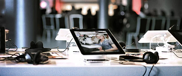 Telefonkonferenz Coaching und Videokonferenz Coaching Im Videokonferenz Coaching wird Rhetorik, Stimme, Sprache und Körpersprache optimiert.